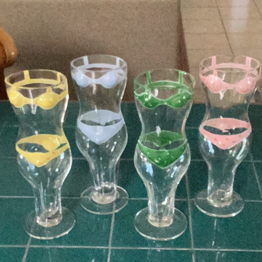 Two’s Company 4 Bathing Beauty Iced Tea Glasses Handblown Hand-painted Bikini - Picture 8 of 12